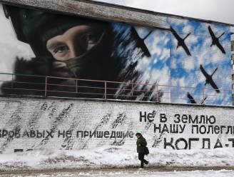 Rusland stuurt nu ook vrouwelijke gevangenen naar front in Oekraïne om “zware verliezen” te compenseren