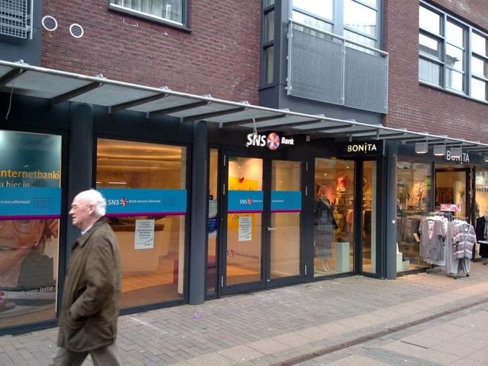  de burchtstraat  wijchen SNS opent in de Burchtstraat in Wijchen 'winkel' | Wijchen/Beuningen |  gelderlander.nl