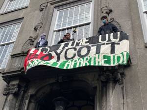 Pro-Palestinademonstranten bezetten Utrechts universiteitsgebouw aan de Drift
