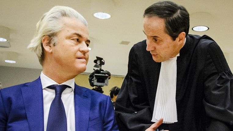 Geert Wilders en advocaat Geert-Jan Knoops. Beeld anp