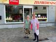 Zaakvoerder Jeaninne Van Melkebeke en rechterhand Chris De Bolle sluiten zondag na 62 jaar de Prima-supermarkt aan de kerk van Aaigem.