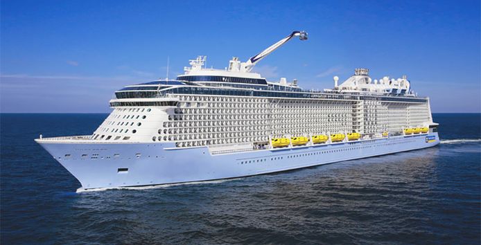 Cruiseschip 'Ovation of the Seas', waarop momenteel een ziekteplaag is uitgebroken