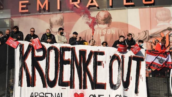 Duizenden Arsenal-fans eisen met protest vertrek van Amerikaanse clubeigenaar Kroenke