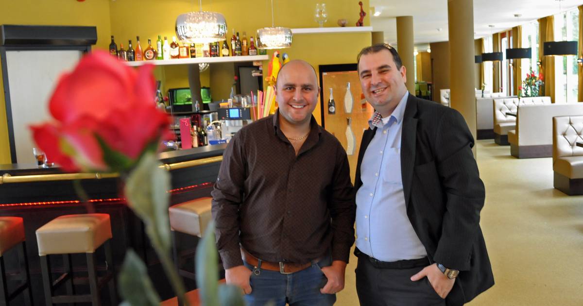 Salar Azimi Frustrerend Moeilijk Om In Zeeuws Vlaanderen Van Je Geld Af Te Komen Zeeuws Vlaanderen Pzc Nl