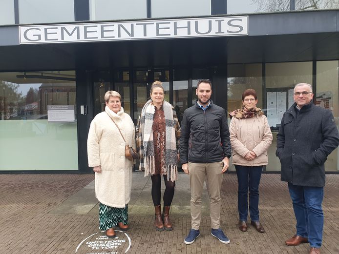 De nieuwe bestuursploeg van Vosselaar (zonder Kevin Luyckx die verhinderd was).