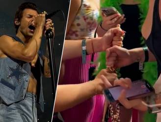 Ruziënde vrouwen op concert van Harry Styles: wie neemt drumstick mee naar huis?