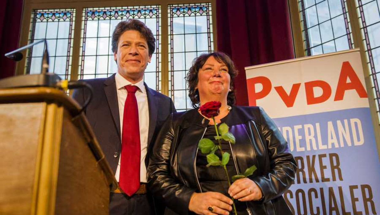 PvdA-lijsttrekker voor het Europees Parlement Paul Tang (links) en nummer Agnes Jongerius. Beeld anp