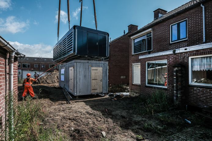Het warmtestation voor de Bloemenbuurt is gearriveerd.