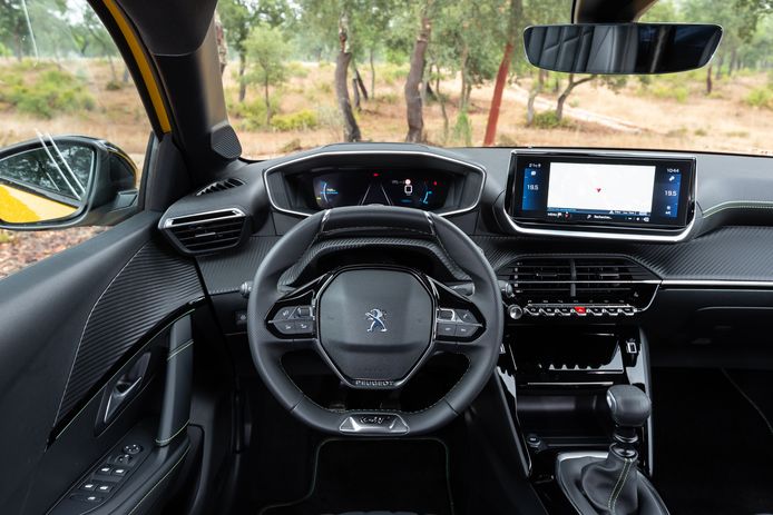 Nominaal monteren warm Nieuwe Peugeot 208 verrast met kwaliteit, maar maakt elektrisch rijden nog  steeds duur | Auto | AD.nl