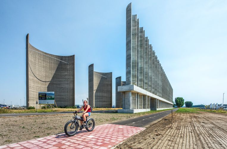 Het grootste windscherm ter moet plaats maken voor de trein, maar blijft een stukje landschapskunst De Volkskrant