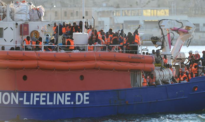 Het ngo-schip meerde op 27 juni aan in de haven van Valletta, op Malta. Ons land zal maximum 15 van de ongeveer 230 geredde migranten opnemen.