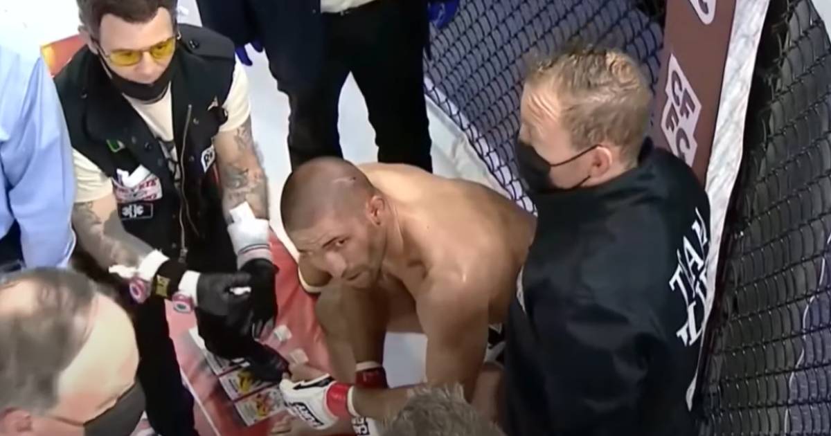Bemiddelaar Onze onderneming ruimte Afschuwelijke blessure: MMA-vechter raakt vinger kwijt | Vechtsport | bd.nl