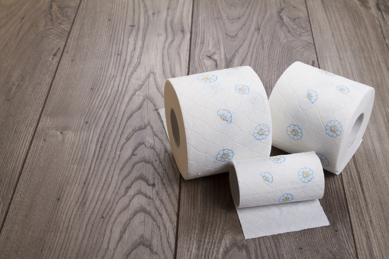 Туалетная бумага и бумажные полотенца. Квадратная туалетная бумага. Салфетки туалетная бумага. Деловая туалетная бумага.