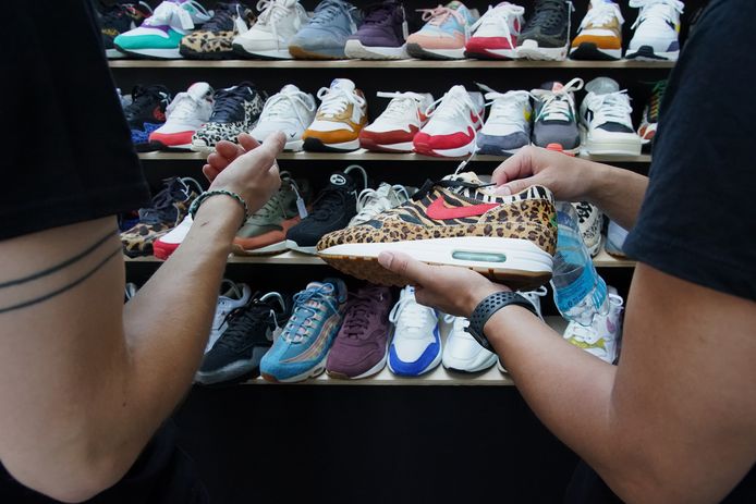 Schoenenliefhebbers opgelet: ruimte in Nijkerk staat binnenkort bomvol exclusieve sneakers | Nijkerk destentor.nl