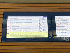 Grote vertraging aangekondigd op informatieborden Arnhem Centraal, maar die blijkt er niet te zijn
