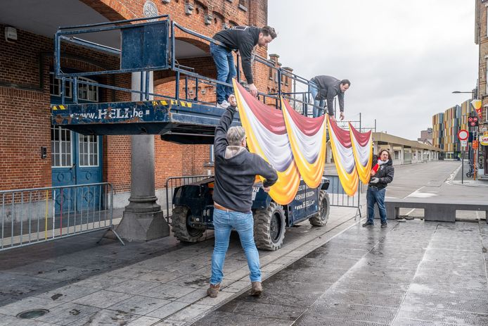 Het station van Aalst is al bijna klaar voor Aalst carnaval.