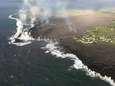 Nieuwe kustlijn Hawaï doemt op tussen de lavadampen, maar wie is eigenaar van die nieuwe grond?<br>