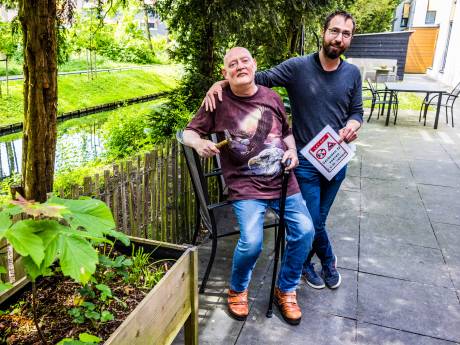 Al jaren hebben Arie en Youri last van ratten bij Gemiva in Crabbehof: ‘Bewoners durven niet meer buiten te zitten’