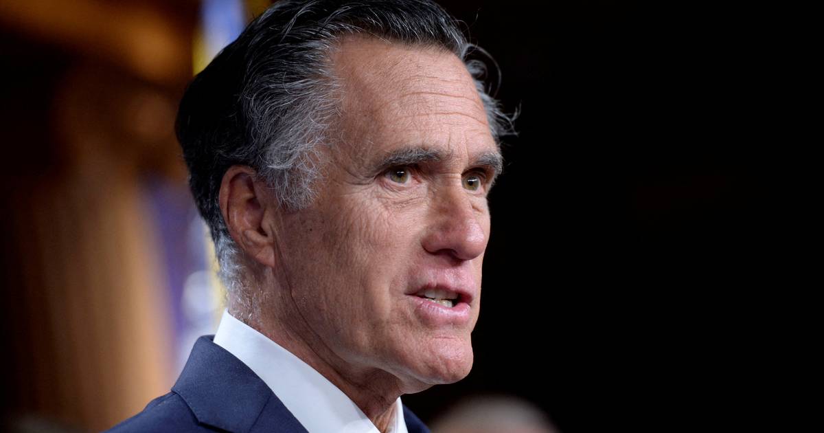 L’ex candidato presidenziale americano Mitt Romney si dimette dalla carica di senatore |  al di fuori