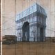 Christo is dood, maar de Arc de Triomphe in Parijs wordt ingepakt