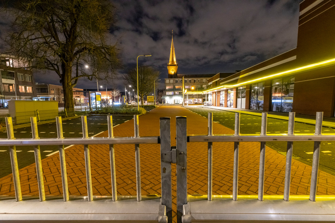 Parkeerplaats Jumbo in Kwintsheul ‘s avonds nog steeds dicht, gemeente