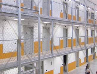 Gevangenen werken in callcenter vanuit cel