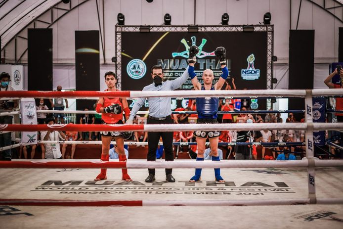 Gianny De Leu gekroond tot winnaar op het laatste WK thaiboksen in Bangkok.