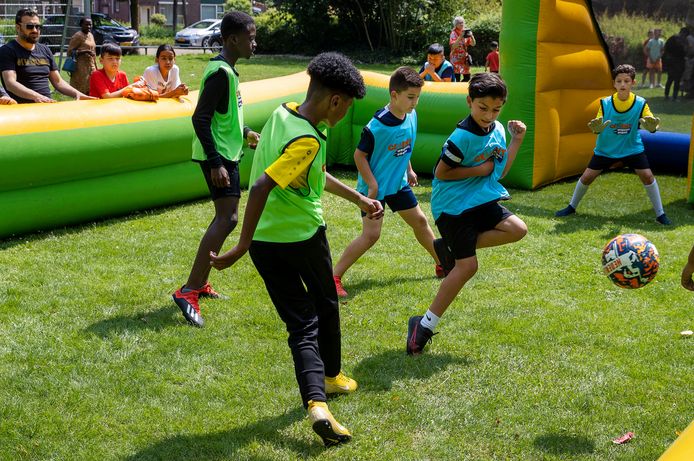 Jongeren uit Vlokhoven organiseerden dit jaar in Maatschappelijke Diensttijd het voetbaltoernooi de Woensel-Noord Cup