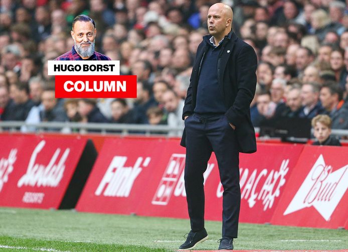 Arne Slot in de Johan Cruijff Arena. Volgens Hugo Borst zou dat over anderhalf jaar zomaar structureel kunnen zijn.