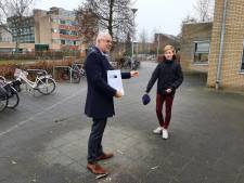 Burgemeester Carol van Eert huldigt beste Junior Cyber Agents