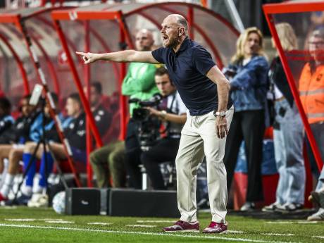 FC Twente-trainer Joseph Oosting heeft Europees voetbal voor het grijpen: ‘Iedereen vindt dit misschien normaal, maar dat is het niet’