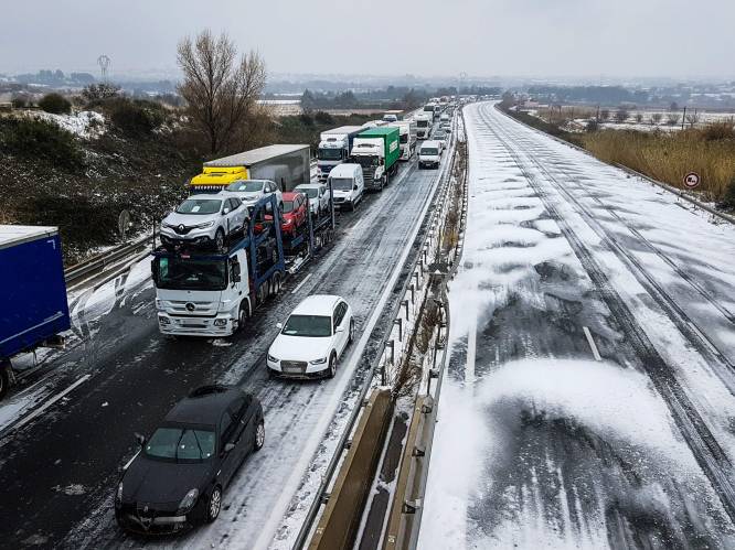 Minstens 46 doden door vrieskou in Europa, zware sneeuwval legt verkeer in Zuid-Frankrijk lam