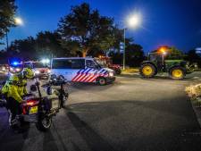 Boeren in gesprek met politie bij afrit A1 Apeldoorn, noodverordening uit vrees bevrijdingsactie