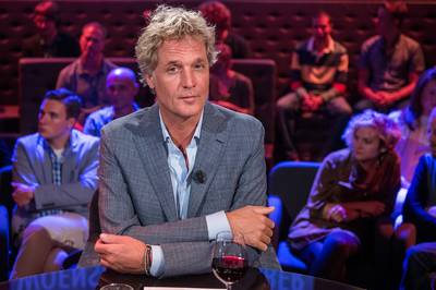 Jeroen Pauw eerder terug van vakantie om zwangere Jinek