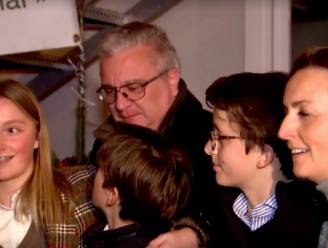 Prins Laurent bezoekt winteropvang voor daklozen: “Ik ben gelukkig als de anderen gelukkig zijn”