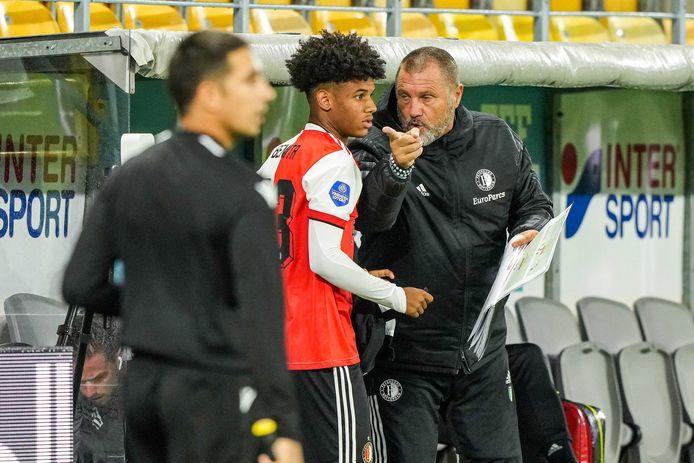 De 17-jarige Mimeirhel Benita maakt zich op voor zijn debuut voor Feyenoord.