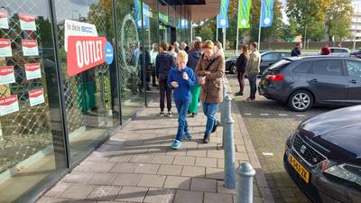 Emoties lopen op voor de deur bij BCC in Breda: ‘Net een wasdroger gekocht, blijkt-ie stuk’
