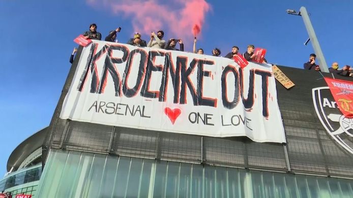 Duizenden supporters van Arsenal eisten vorige week het vertrek van Stan Kroenke.