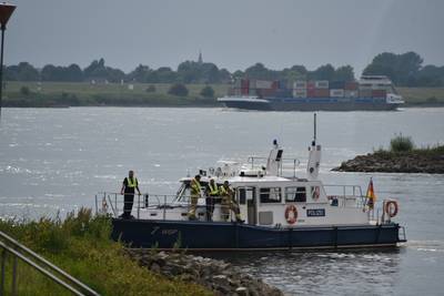 Vervuiling in de Rijn bij Tolkamer, oorzaak niet bekend