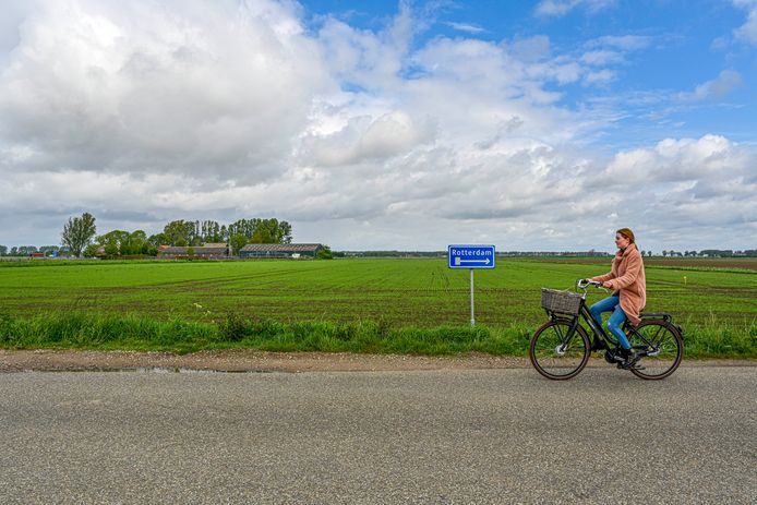 De plannen voor de kassen in zo'n gebied geven lichtoverlast en luchtvervuiling, zegt de actiegroep.