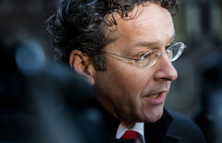 Met de wet van PvdA-minister Jeroen Dijsselbloem (Financiën) hadden de bonussen bij banken en verzekeraars per 1 januari beperkt moeten worden tot maximaal 20 procent van het vaste salaris. Beeld ANP