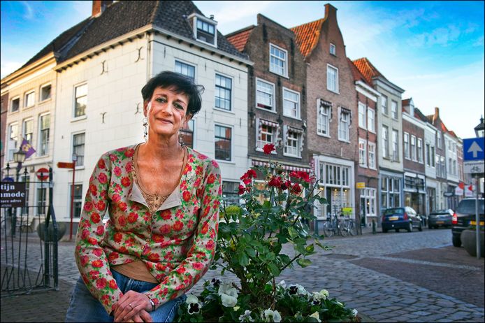 De inmiddels overleden Hester Kruizinga in haar Grave. Donderdag is ze nog te zien in het programma Undercover in Nederand. archieffoto: Theo Peeters.