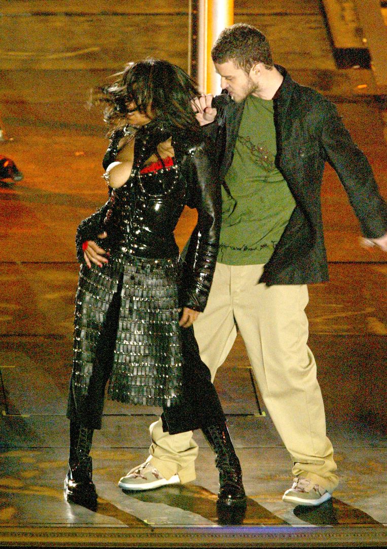 Janet Jackson and Justin Timberlake performs during the half - time show at Super Bowl XXXVIII (Photo by Bill Baptist/WireImage) Beeld WireImage