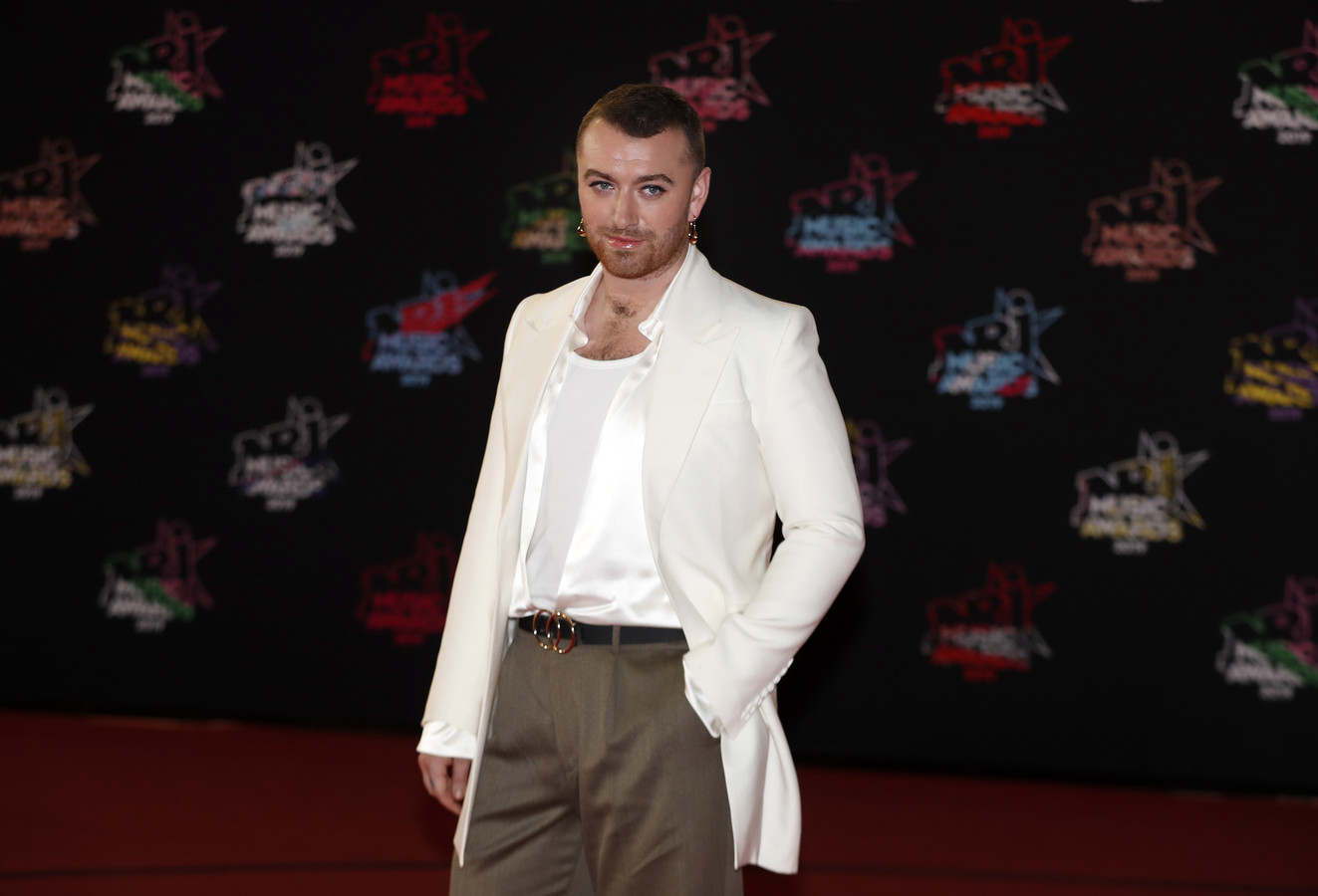 Sam smith calvin. Сэм Смит клипы. Последний клип Сэма Смита. Sam Smith "Love goes (2lp)". Сэм Смит девушка из клипа.