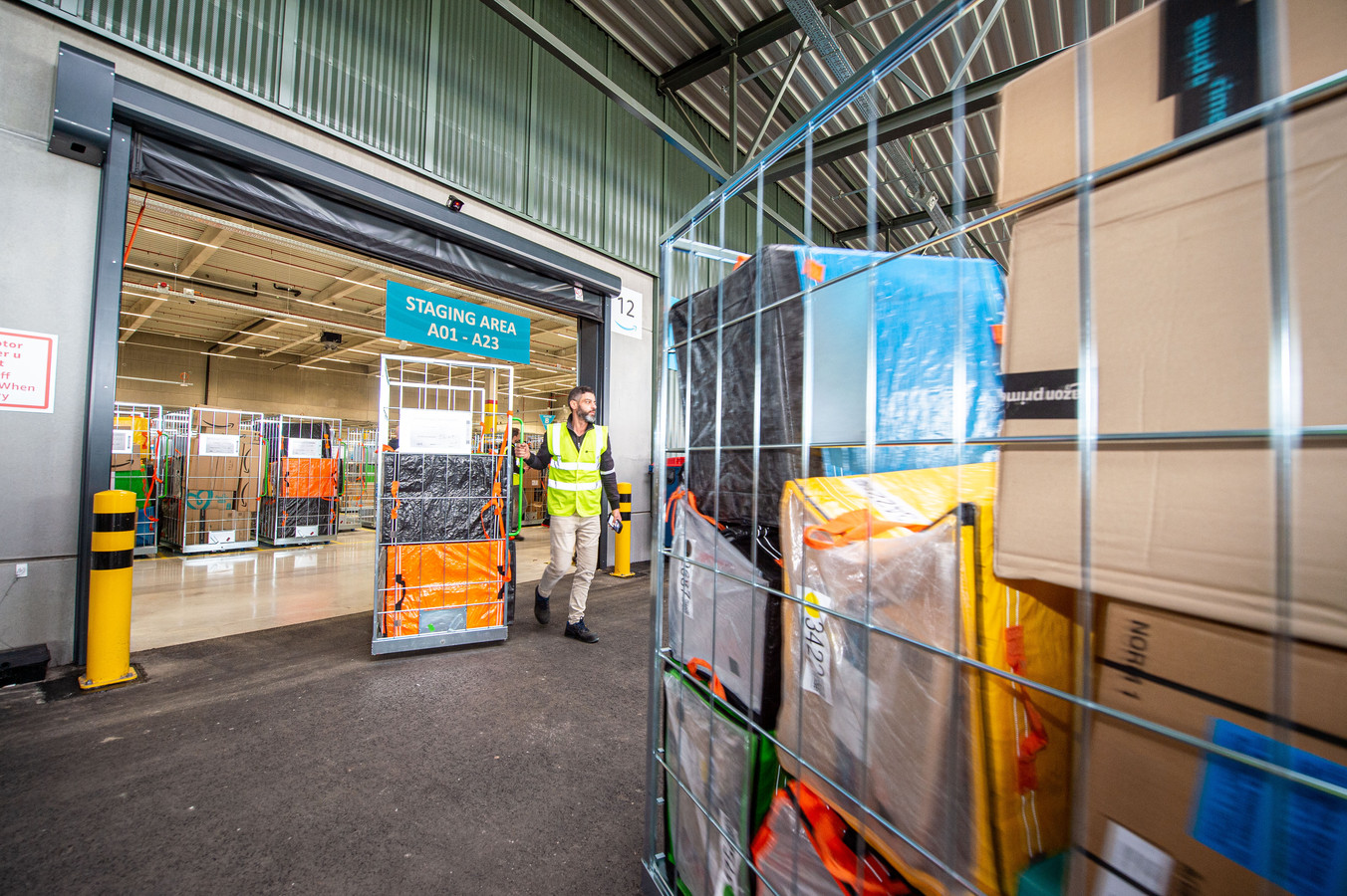 Eerste Amazondepot van België in Antwerpen geopend “Nu nog rustig