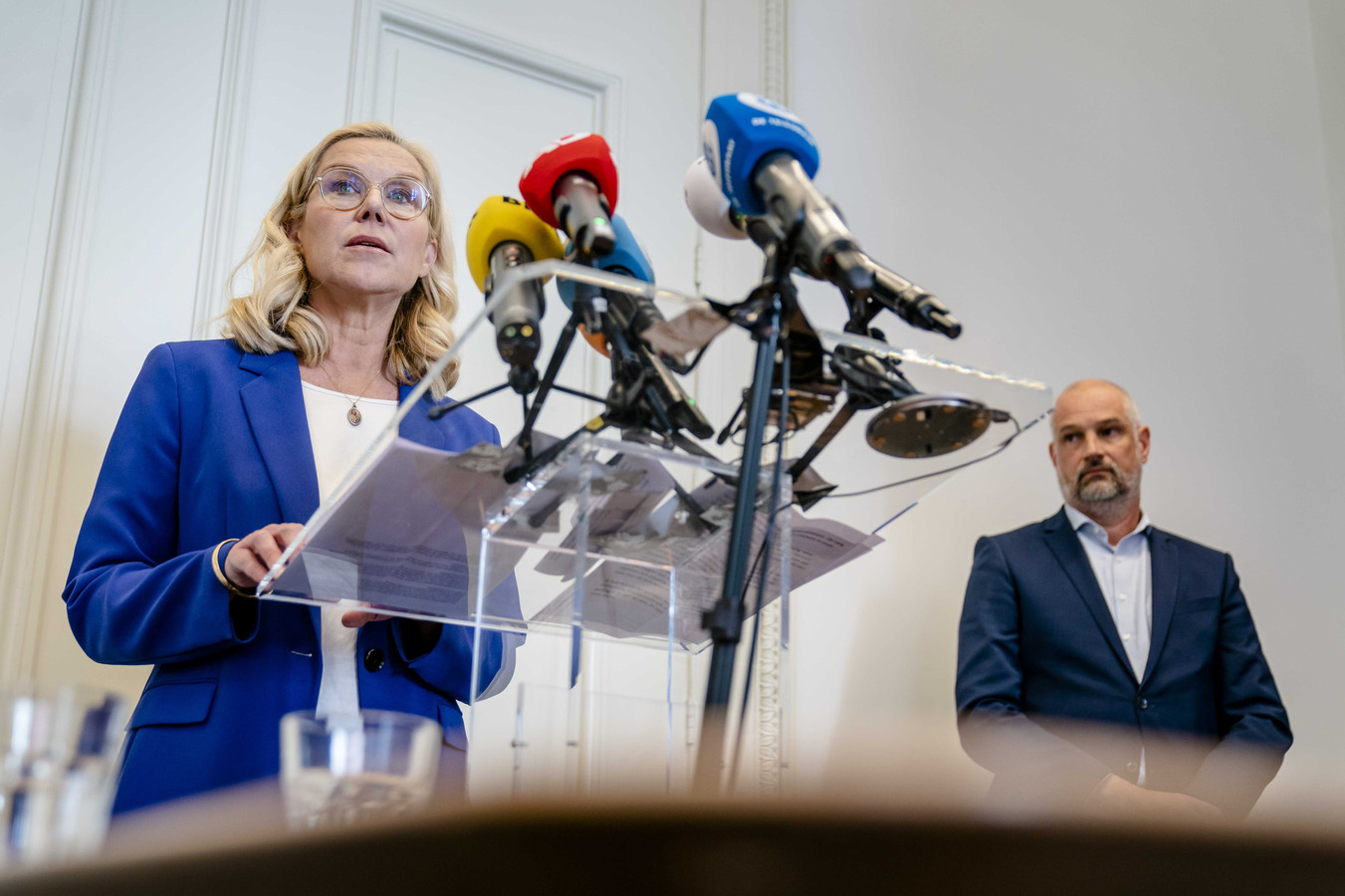 D66-leider Sigrid Kaag en partijvoorzitter Victor Everhardt geven een toelichting op de affaire van grensoverschrijdend gedrag rond partijprominent Frans van Drimmelen.