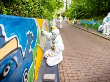 ‘Maanmannetjes’ vrolijken grauwe fietstunnel in Oldenzaal op