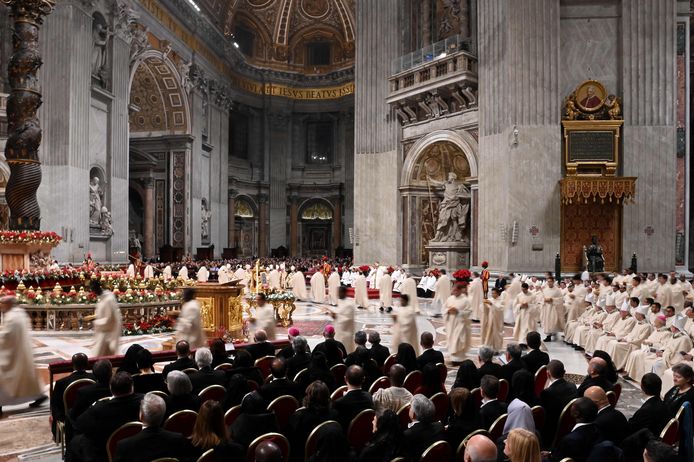 It was the first Christmas two years after the Corona measures, that St. Peter's Basilica was well filled again.