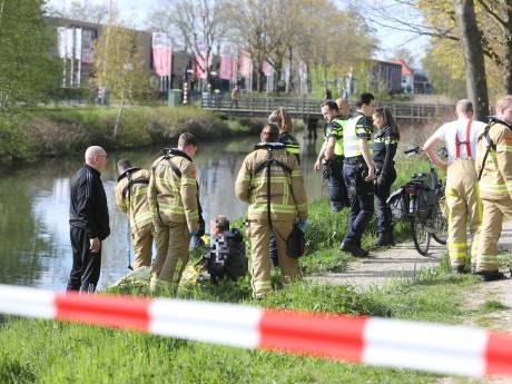 Eddy Kuiper redt man uit water in Apeldoorn: ‘Nooit zomaar het water in, heb ik altijd geleerd’