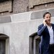 Premier Rutte wiste jarenlang dagelijks sms’jes van zijn telefoon, ontkent regels te hebben overtreden